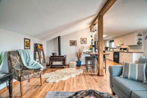 Lovely Barn Loft with Mountain Views on Horse Estate